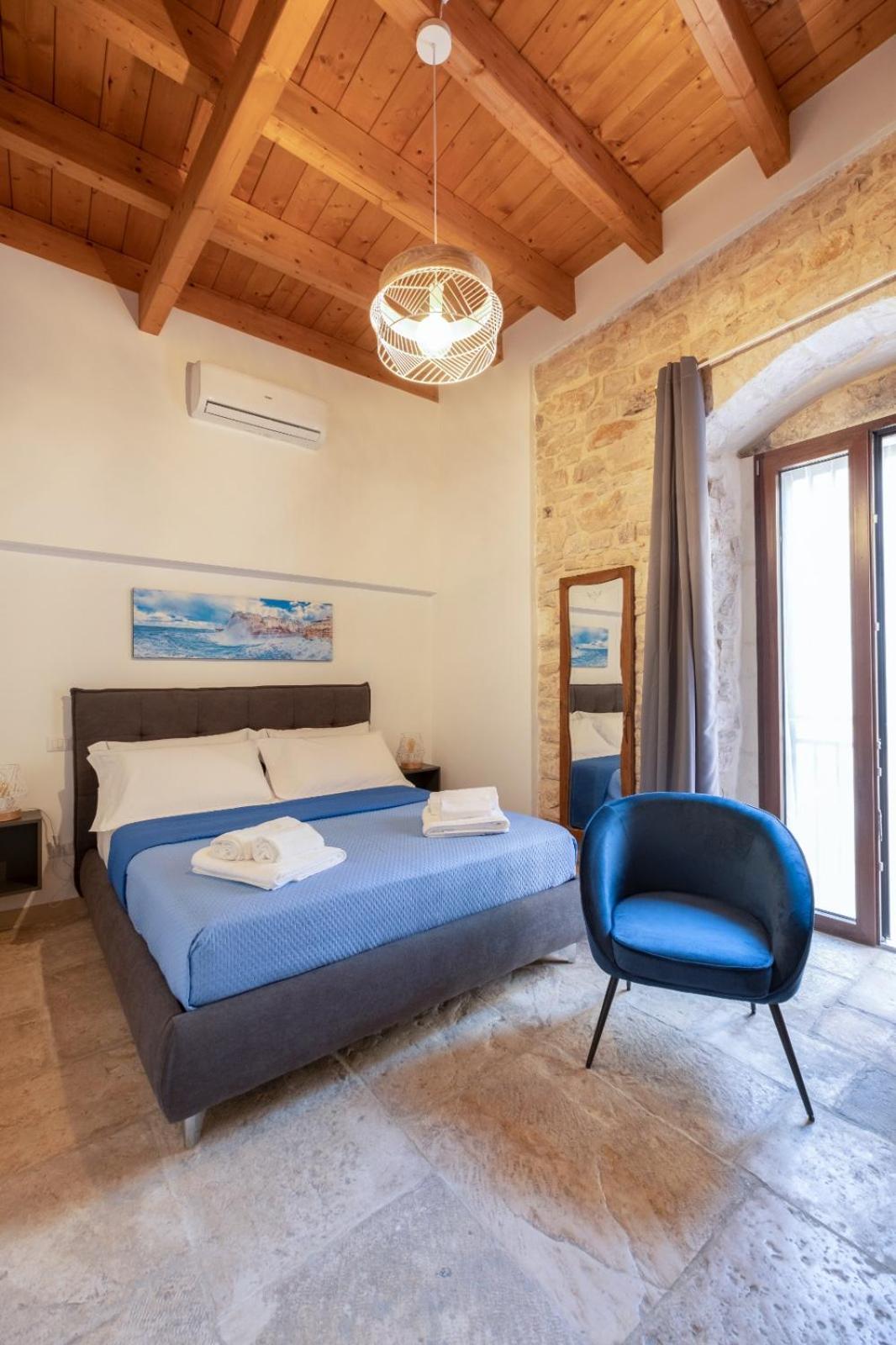Palazzo Rizzi Dimora Dei Templari Hotell Bitetto Exteriör bild