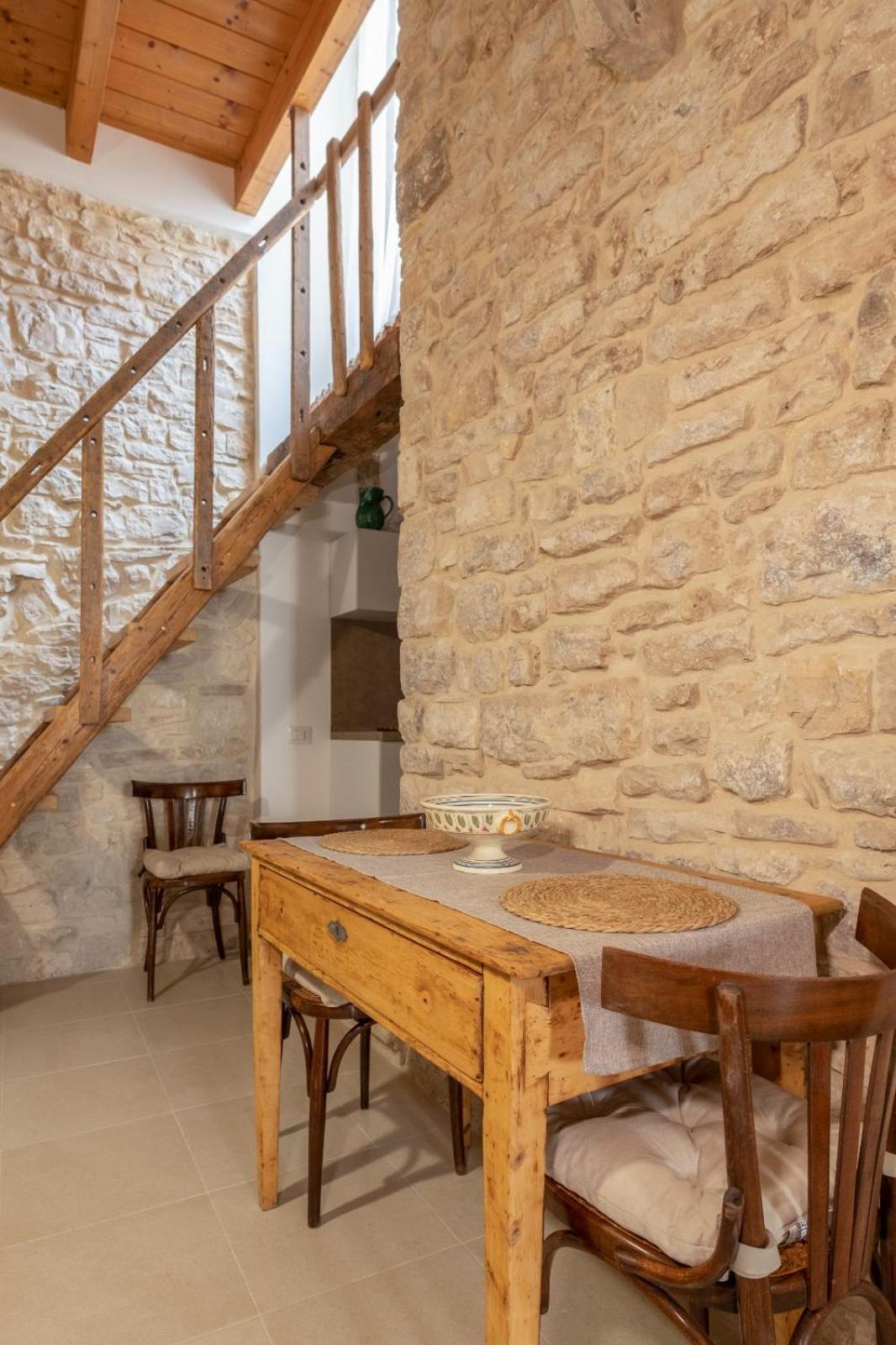 Palazzo Rizzi Dimora Dei Templari Hotell Bitetto Exteriör bild