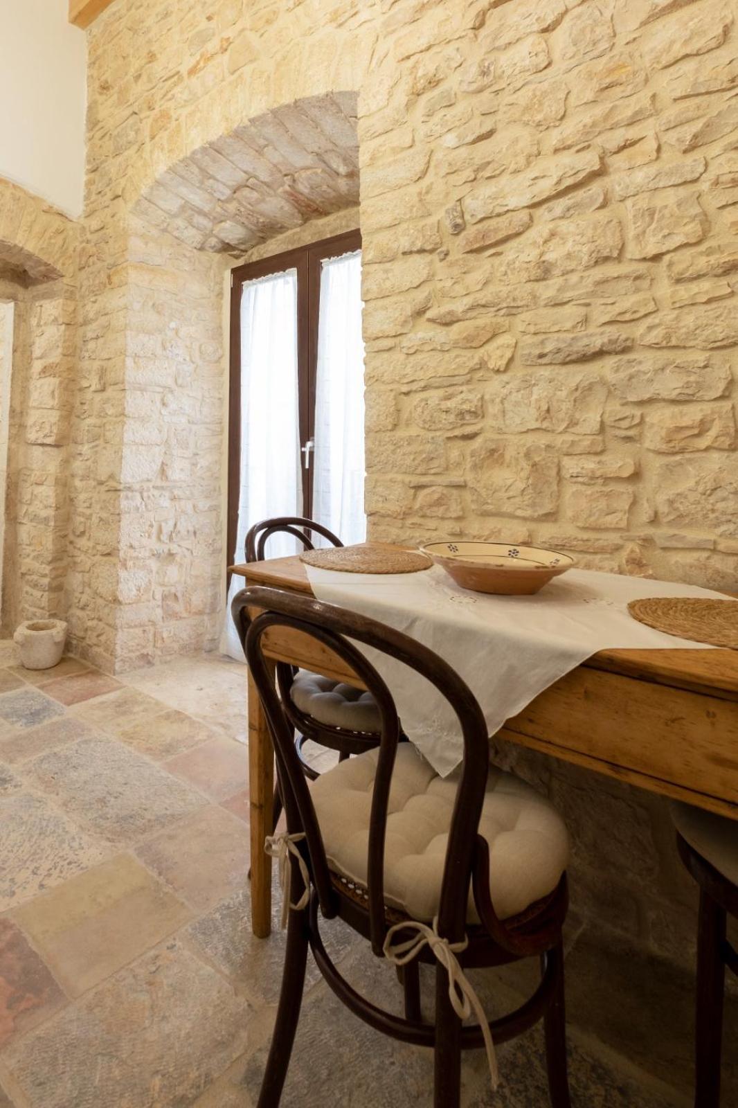 Palazzo Rizzi Dimora Dei Templari Hotell Bitetto Exteriör bild