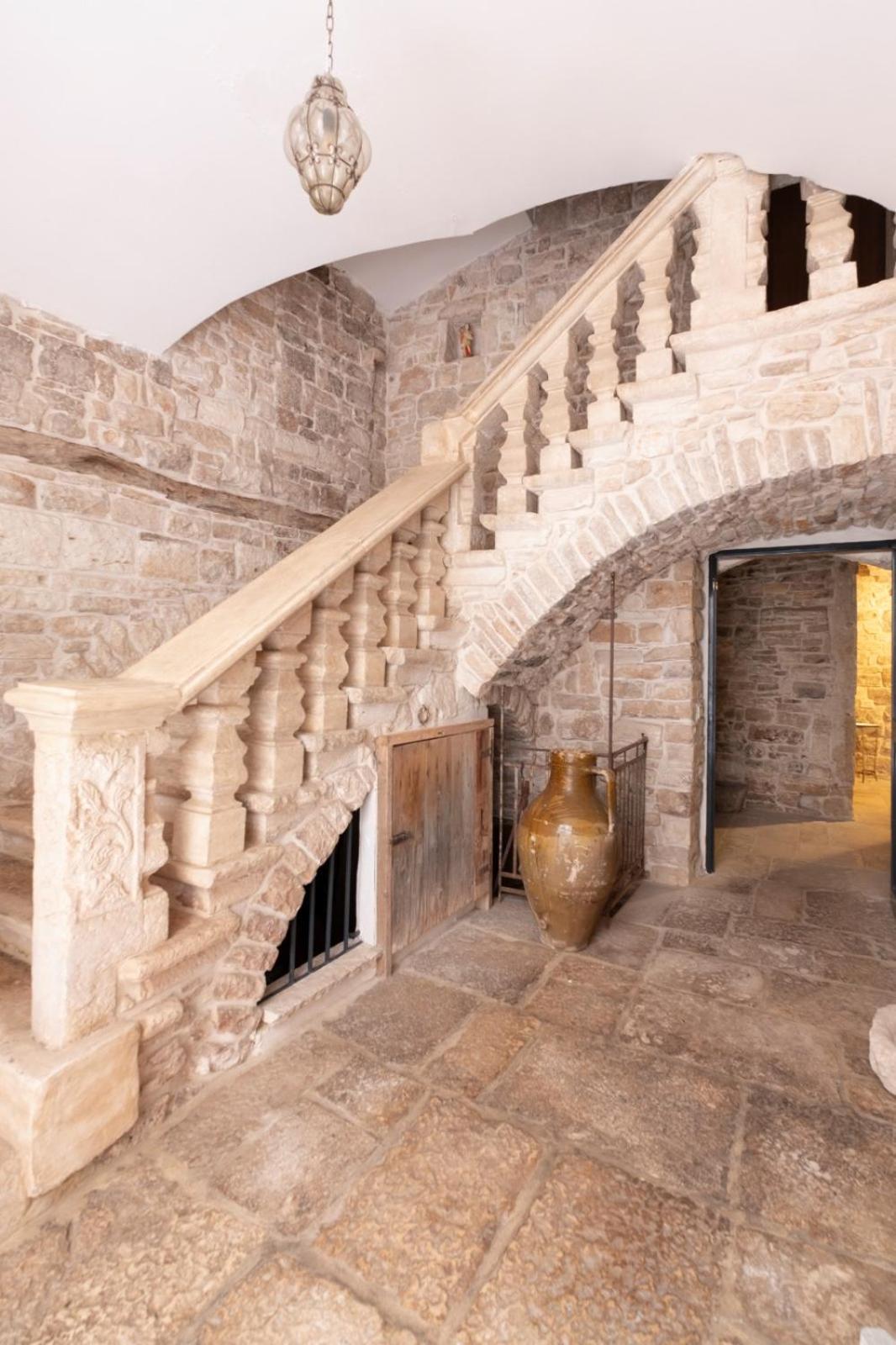Palazzo Rizzi Dimora Dei Templari Hotell Bitetto Exteriör bild