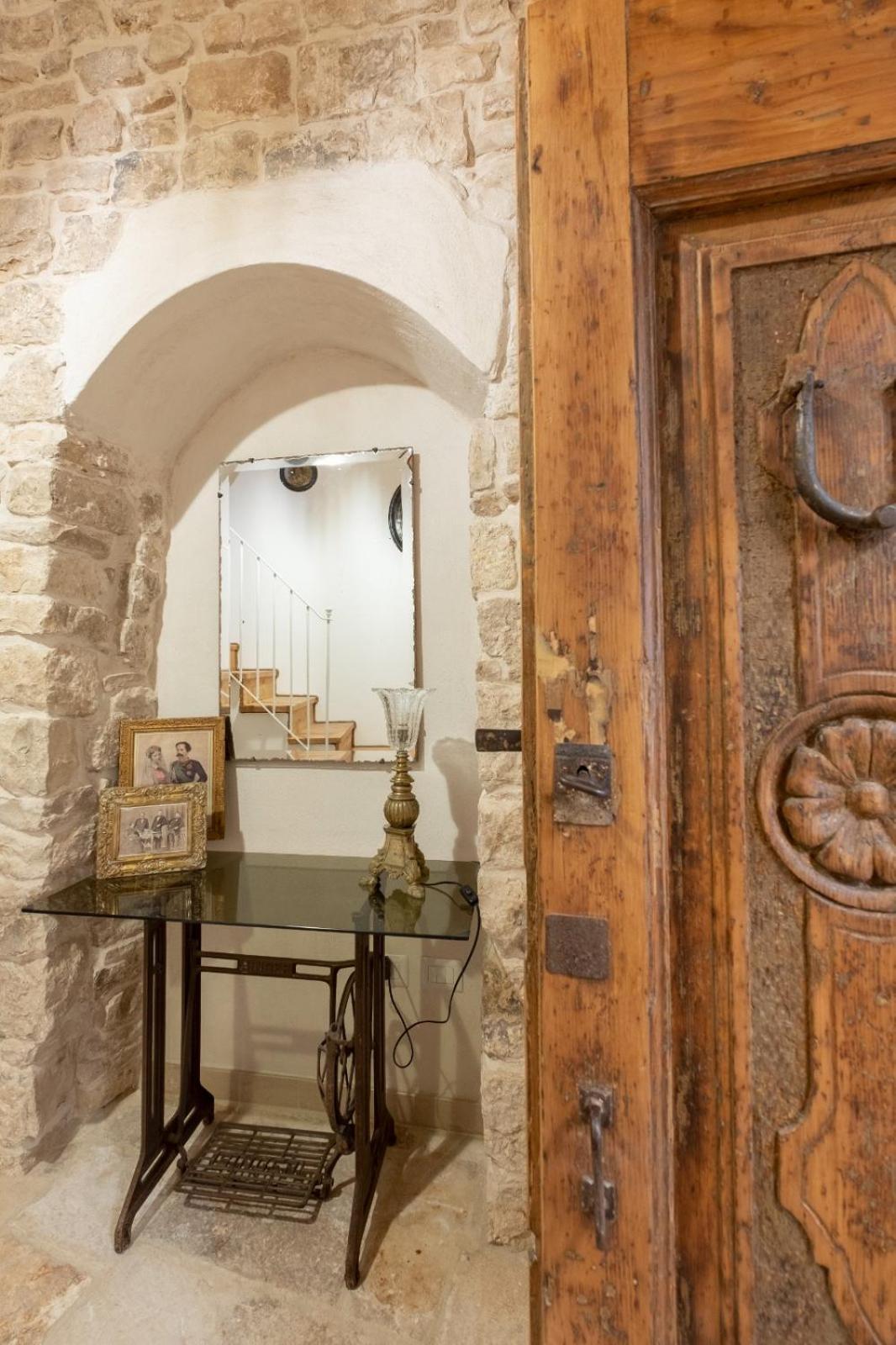 Palazzo Rizzi Dimora Dei Templari Hotell Bitetto Exteriör bild