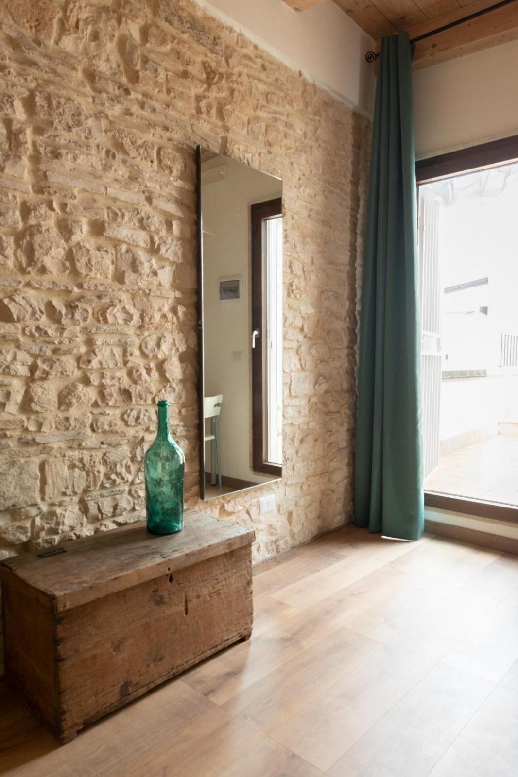Palazzo Rizzi Dimora Dei Templari Hotell Bitetto Exteriör bild