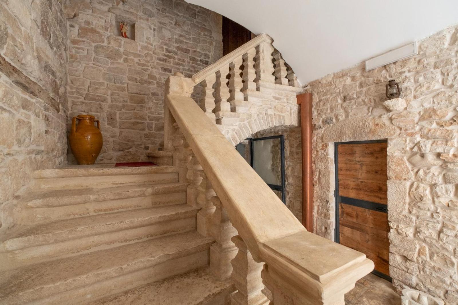 Palazzo Rizzi Dimora Dei Templari Hotell Bitetto Exteriör bild